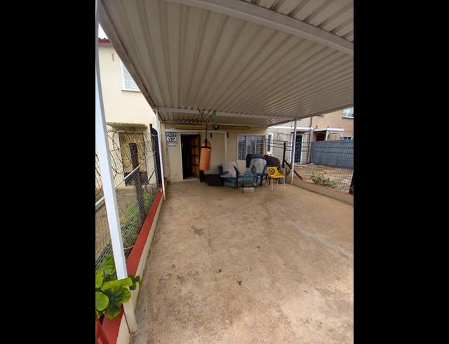 2 BEDROOM TOWNHOUSE FOR SALE IN STANMORE